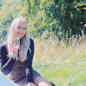 Meet your Posher, Lauren